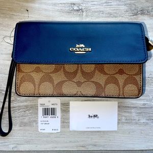 Coach Women’s large Wristlet